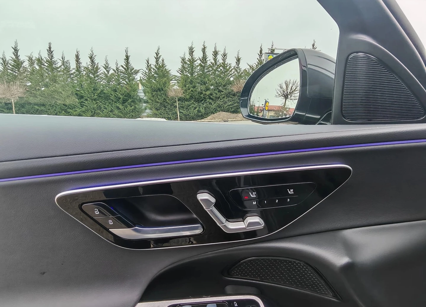 Mercedes-Benz E 200, снимка 5 - Автомобили и джипове - 54265834