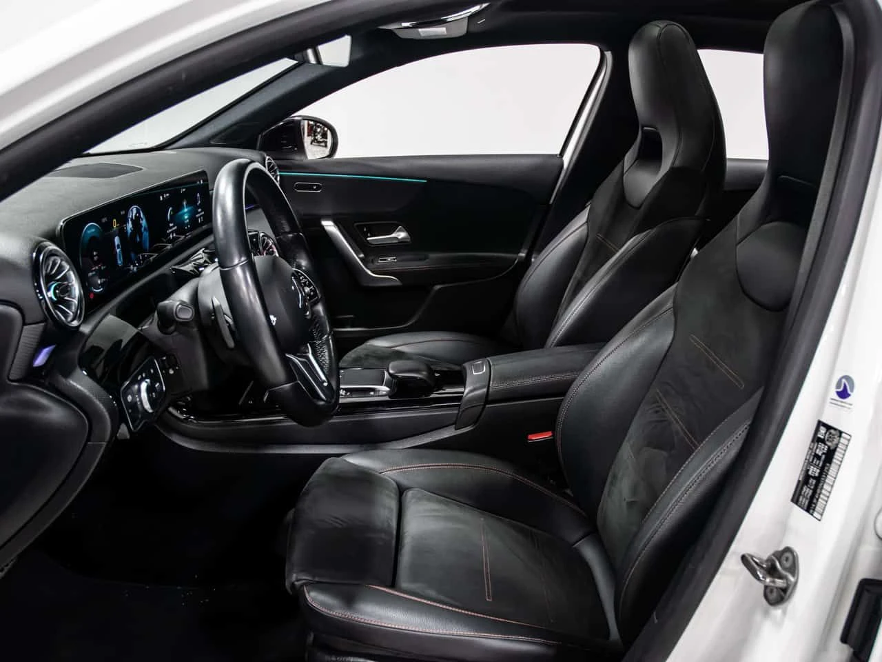 Mercedes-Benz A 250 * CARFAX * 4MATIC AMG PKG NIGHHT PKG BLIND SPOT, снимка 8 - Автомобили и джипове - 54334819