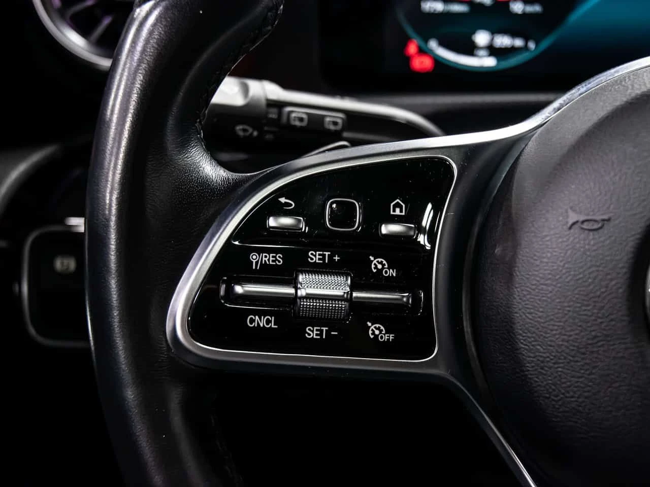 Mercedes-Benz A 250 * CARFAX * 4MATIC AMG PKG NIGHHT PKG BLIND SPOT, снимка 14 - Автомобили и джипове - 54334819