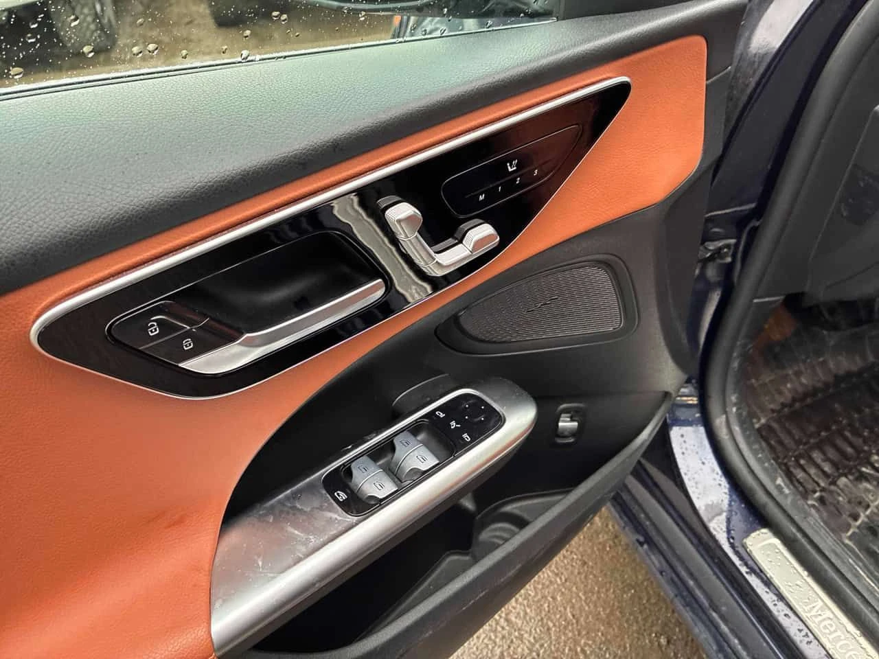 Mercedes-Benz C 300 | DISTRONIC | 360 | HUD | ДВА КЛЮЧА | , снимка 11 - Автомобили и джипове - 54545900