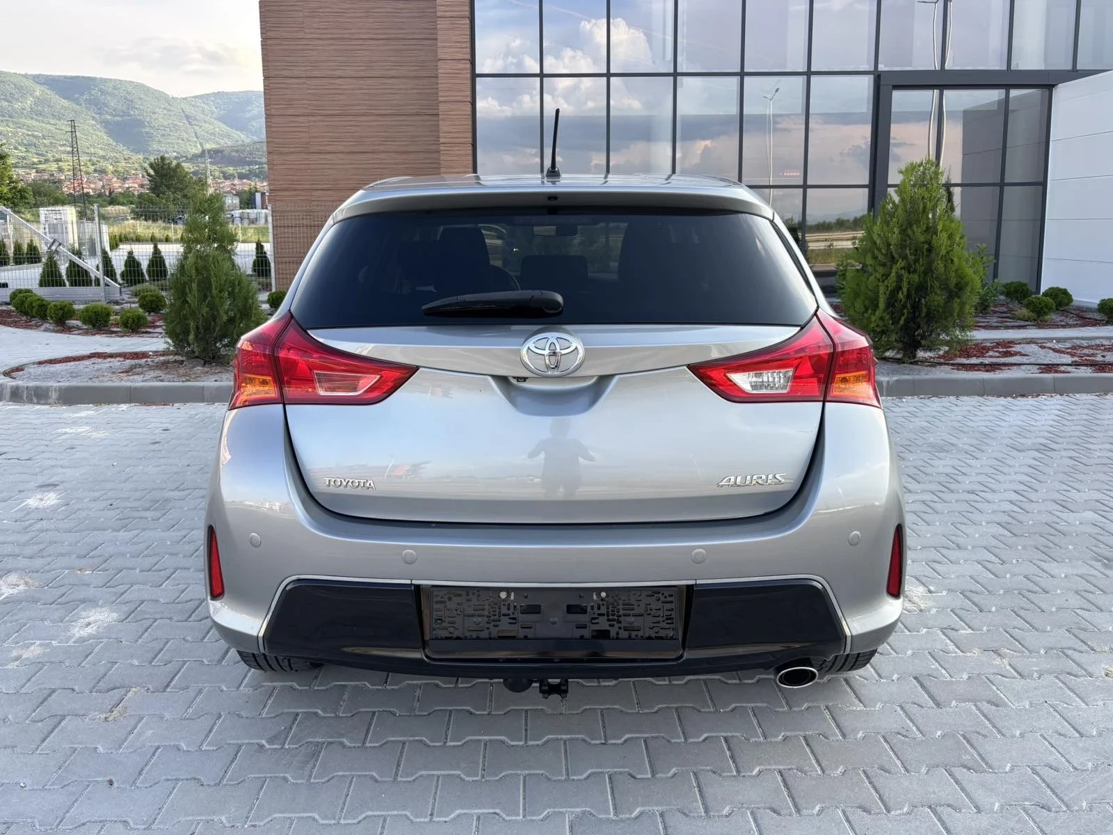 Toyota Auris 2.0D4d/124кс/EXECUTiVE/FACELiFT/КАМЕРА/НаВИ/Евро5, снимка 6 - Автомобили и джипове - 54877693