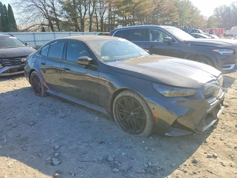 BMW M5 * CARFAX * ОБДУХВАНЕ * HEAD UP * DIS * 360, снимка 4 - Автомобили и джипове - 55047466