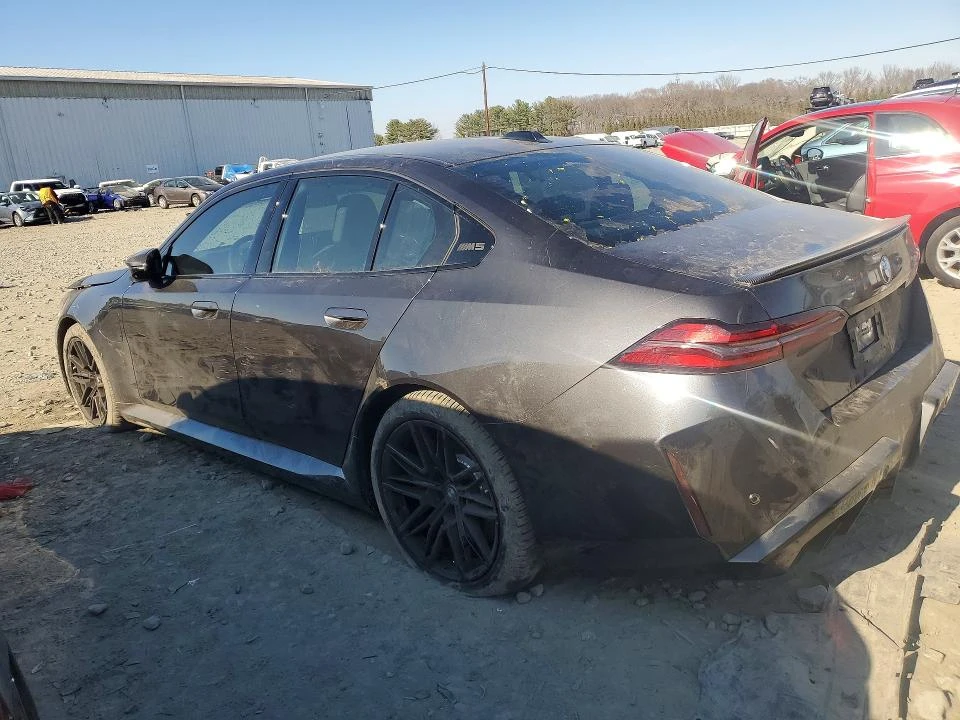 BMW M5 * CARFAX * ОБДУХВАНЕ * HEAD UP * DIS * 360, снимка 2 - Автомобили и джипове - 55047466