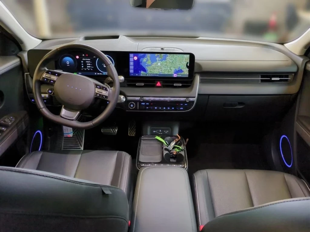 Hyundai Ioniq 5 84kWh AWD Uniq 19 HuD 360 Pano Bose, снимка 8 - Автомобили и джипове - 55715549