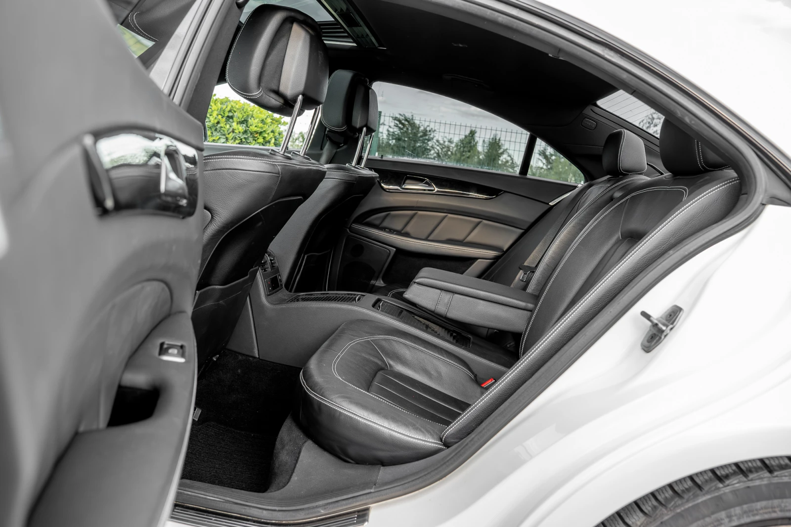 Mercedes-Benz CLS 350 FULL !!* AMG* DISTRONIC* SHADOW LINE, снимка 13 - Автомобили и джипове - 55424543