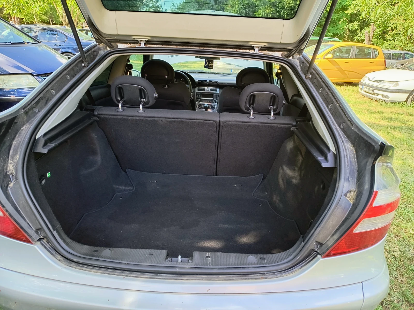 Mercedes-Benz C 220, снимка 10 - Автомобили и джипове - 55472136