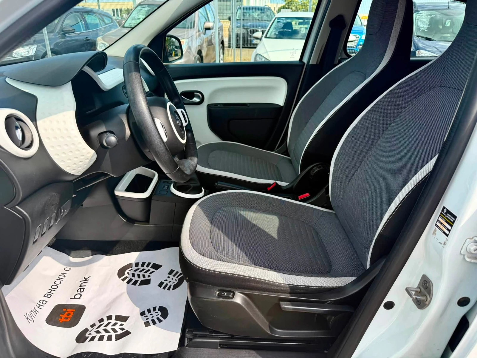 Renault Twingo 1.0 92хил.км, снимка 9 - Автомобили и джипове - 55616054