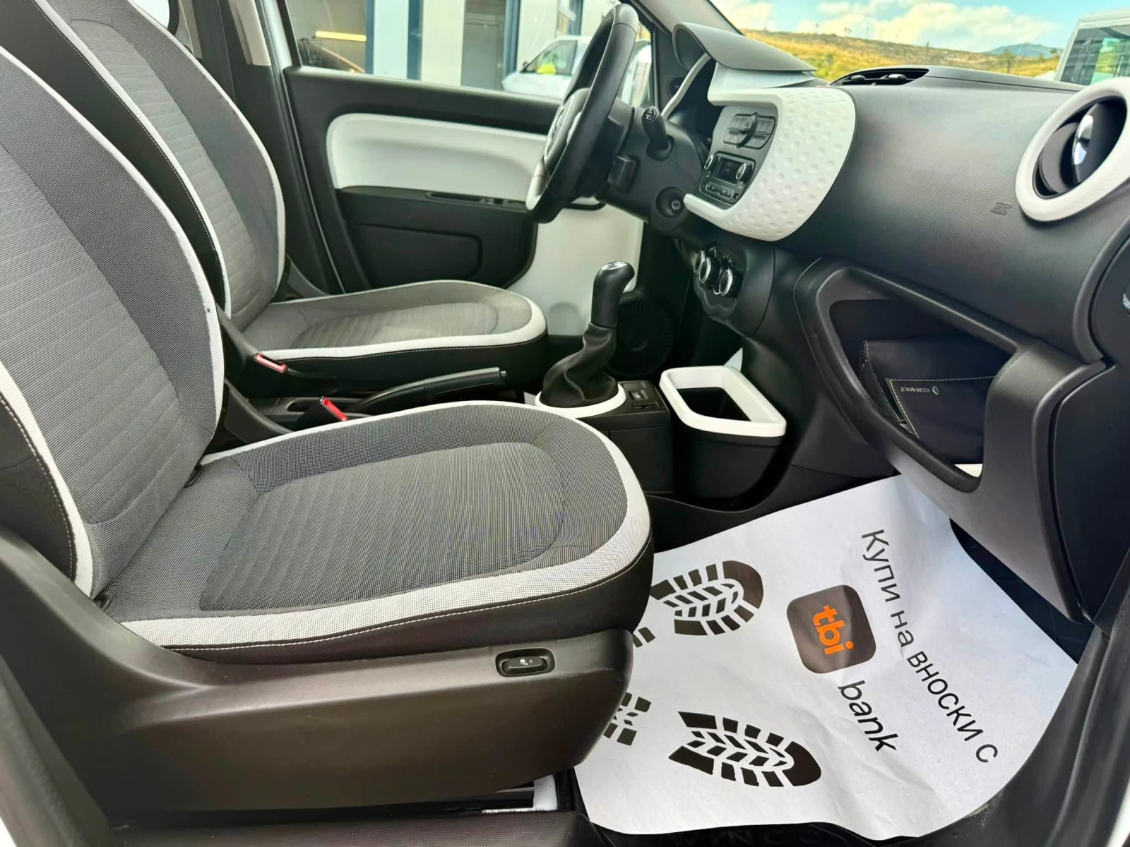 Renault Twingo 1.0 92хил.км, снимка 12 - Автомобили и джипове - 55616054