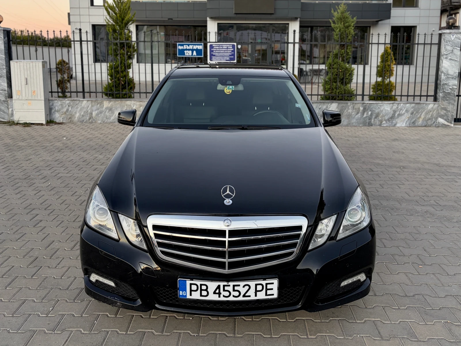 Mercedes-Benz E 350 Avangarde, снимка 3 - Автомобили и джипове - 56351225