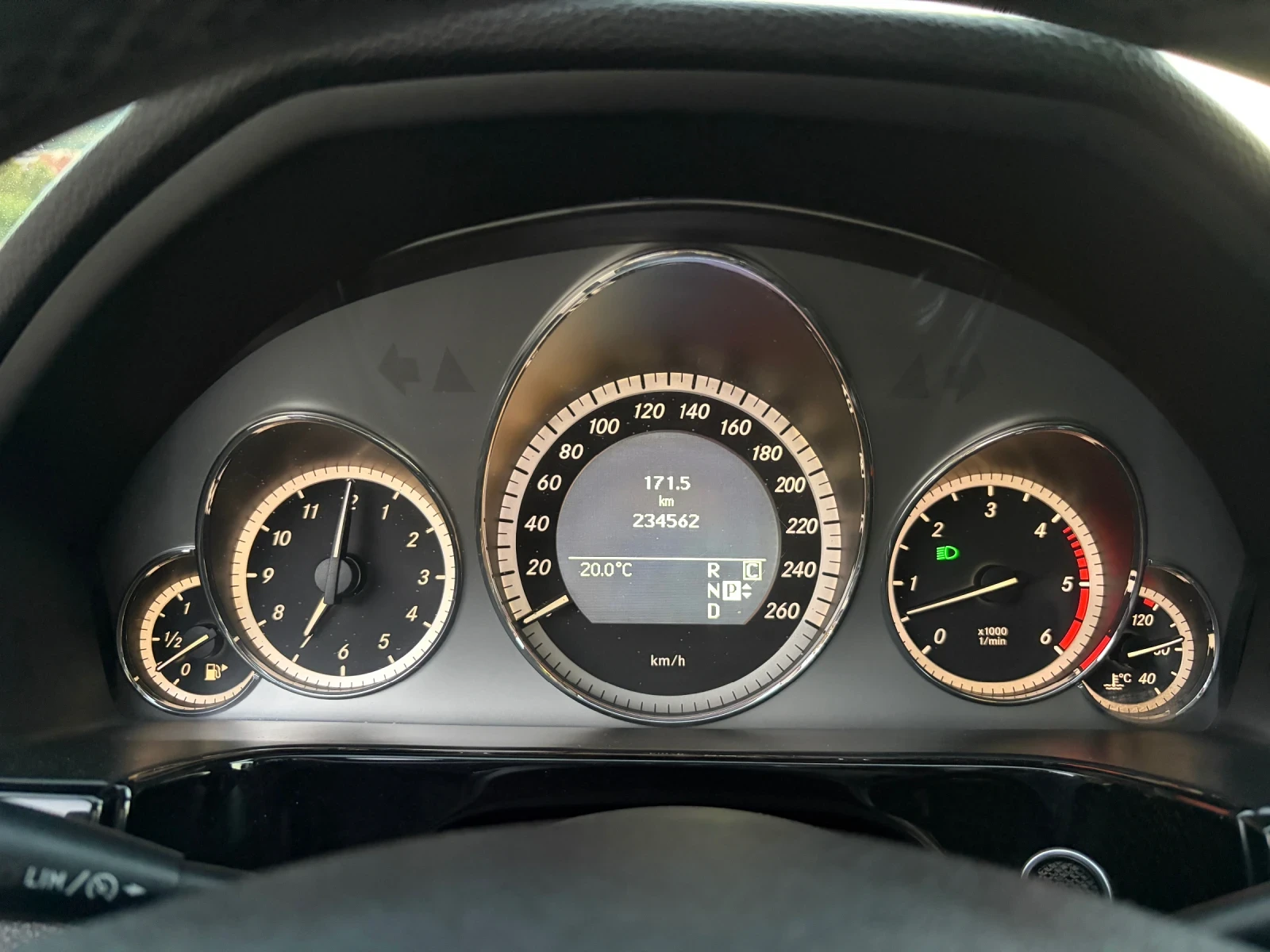 Mercedes-Benz E 350 Avangarde, снимка 8 - Автомобили и джипове - 56351225