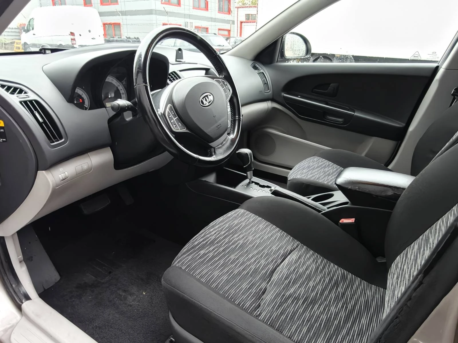 Kia Ceed, снимка 3 - Автомобили и джипове - 56733329