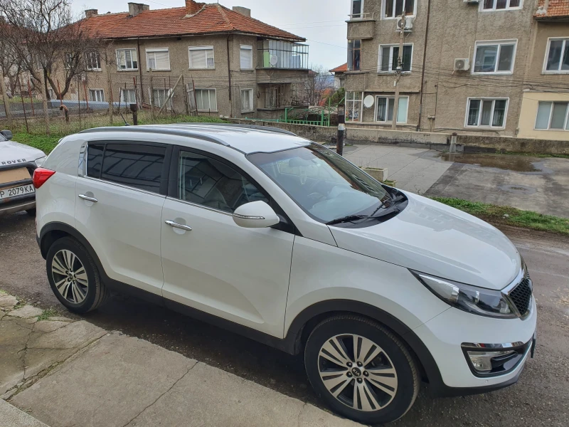 Kia Sportage, снимка 2 - Автомобили и джипове - 47283827