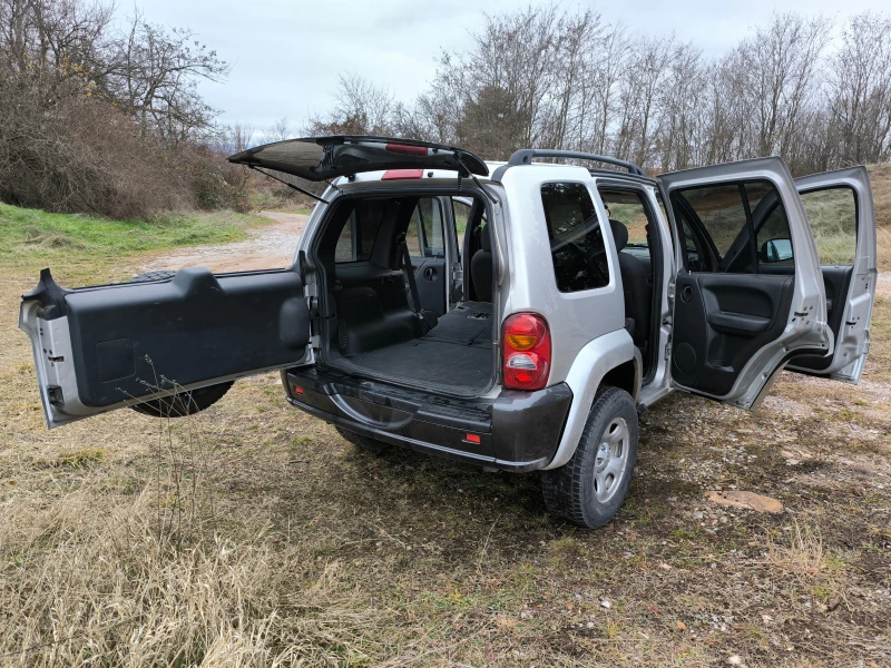 Jeep Cherokee 2.5 CRD, снимка 10 - Автомобили и джипове - 48287740