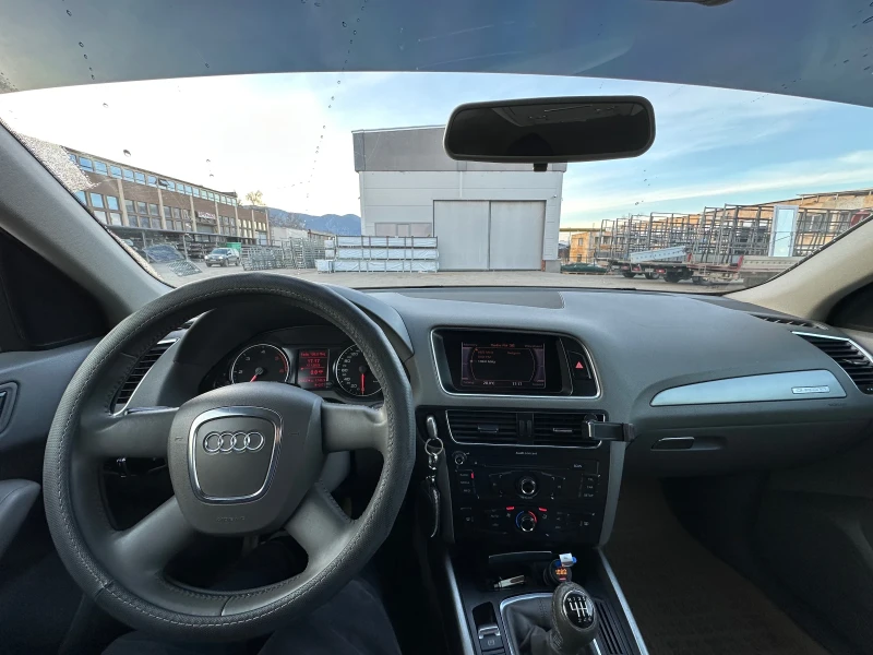 Audi Q5 2.0, снимка 14 - Автомобили и джипове - 49078405