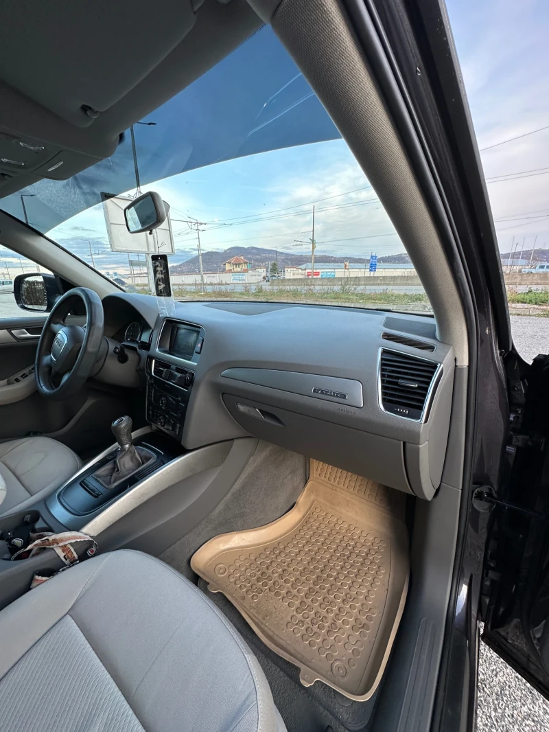 Audi Q5 2.0, снимка 4 - Автомобили и джипове - 49591282