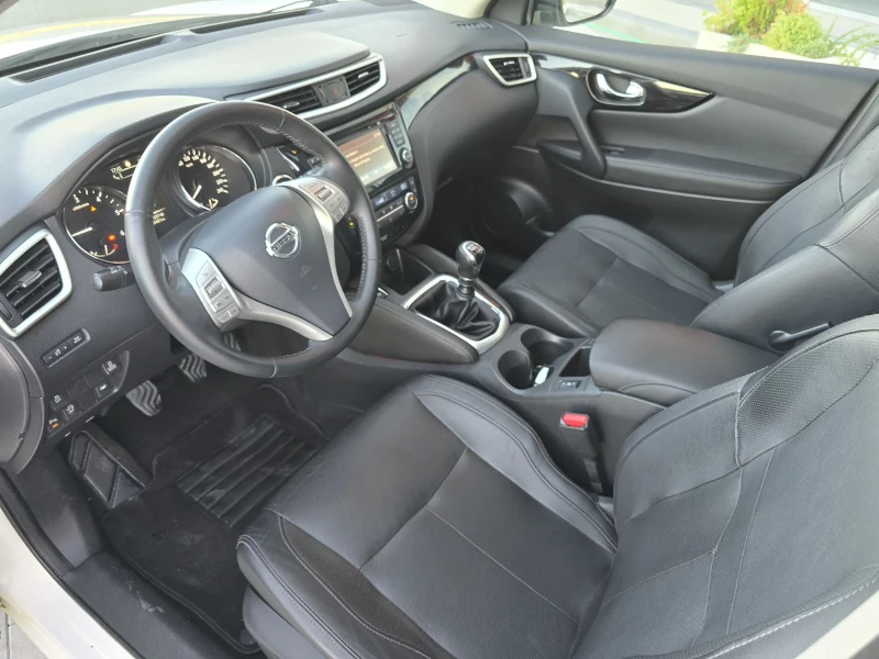 Nissan Qashqai 1.6dCi/Tekna/4x4/Panorama/360cam/EVRO6/FUL, снимка 9 - Автомобили и джипове - 51773676