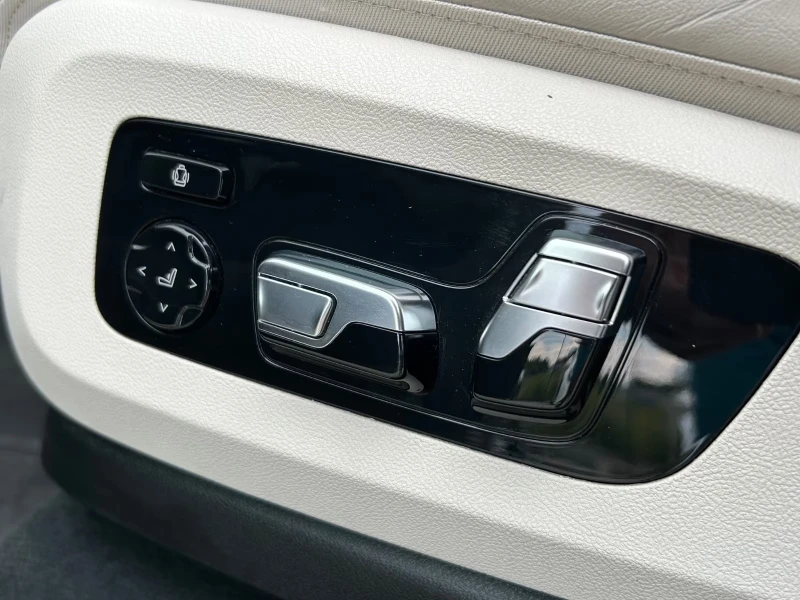 BMW X7 M50/530HP/xDRIVE/B&W/PANO/NAVI/LED/DIGITAL/756v, снимка 8 - Автомобили и джипове - 52156936
