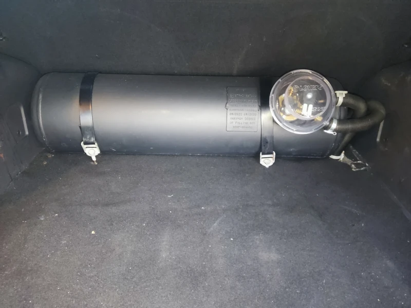 Dacia Duster 1.6 газ бензин , снимка 10 - Автомобили и джипове - 52437296