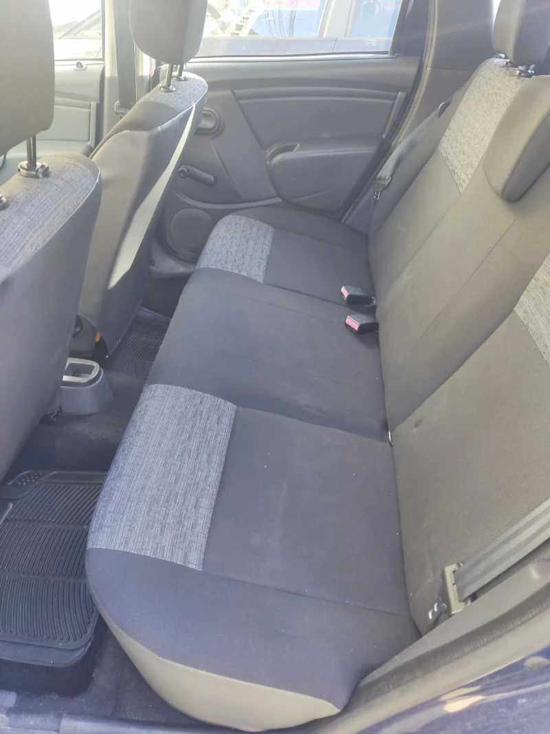 Dacia Duster 1.6 газ бензин , снимка 13 - Автомобили и джипове - 52437296