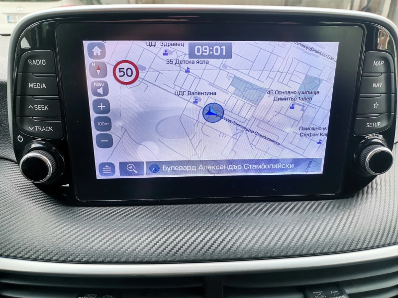 Hyundai Tucson 1.6 CRDI, снимка 16 - Автомобили и джипове - 52813492