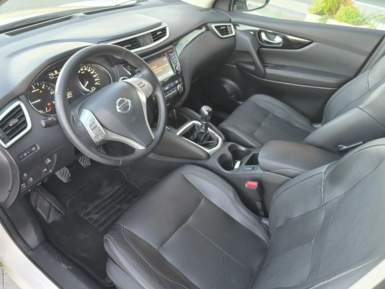 Nissan Qashqai 1.6dCi/Tekna/4x4/Panorama/360cam/EVRO6/FUL - изображение 9