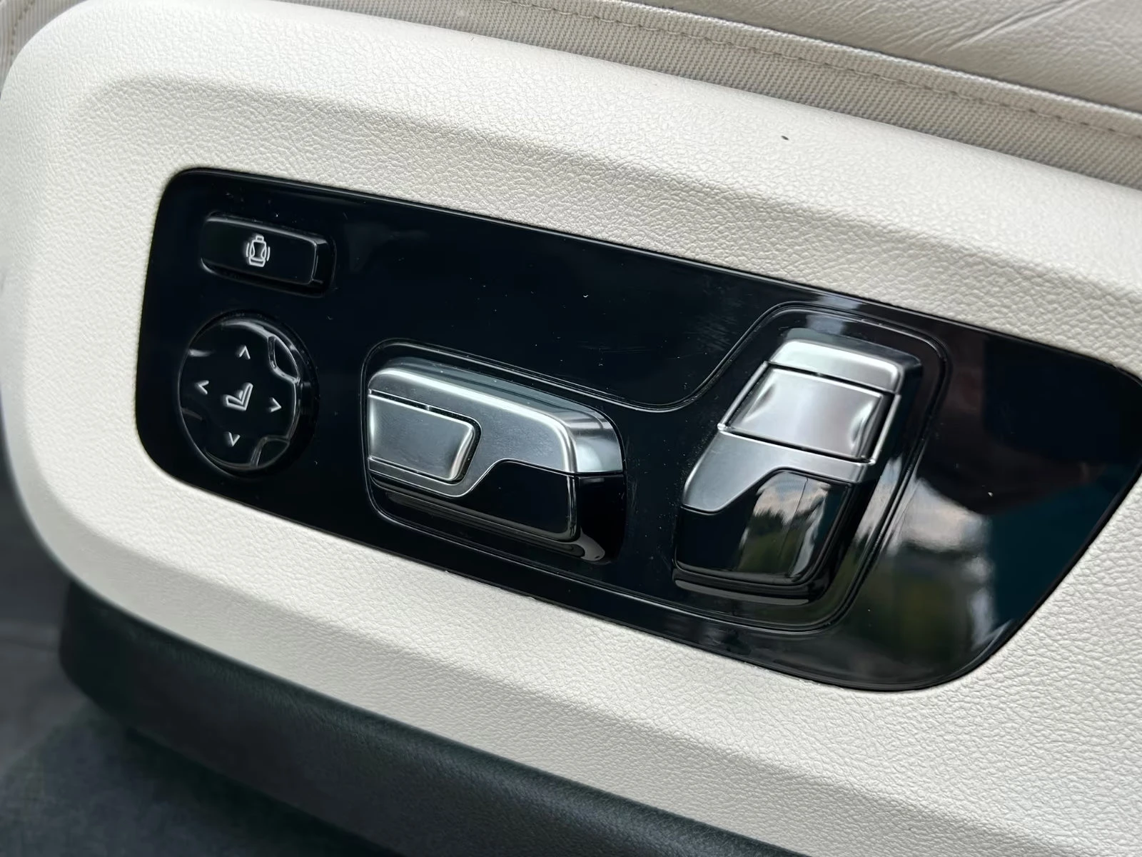 BMW X7 M50/530HP/xDRIVE/B&W/PANO/NAVI/LED/DIGITAL/756v - изображение 8