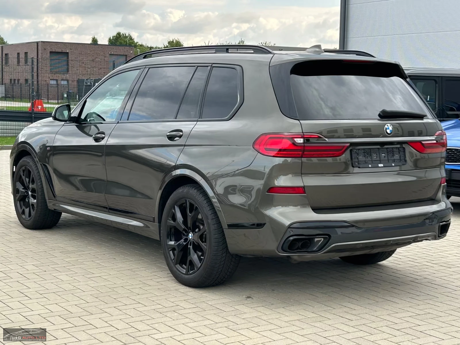 BMW X7 M50/530HP/xDRIVE/B&W/PANO/NAVI/LED/DIGITAL/756v - изображение 2