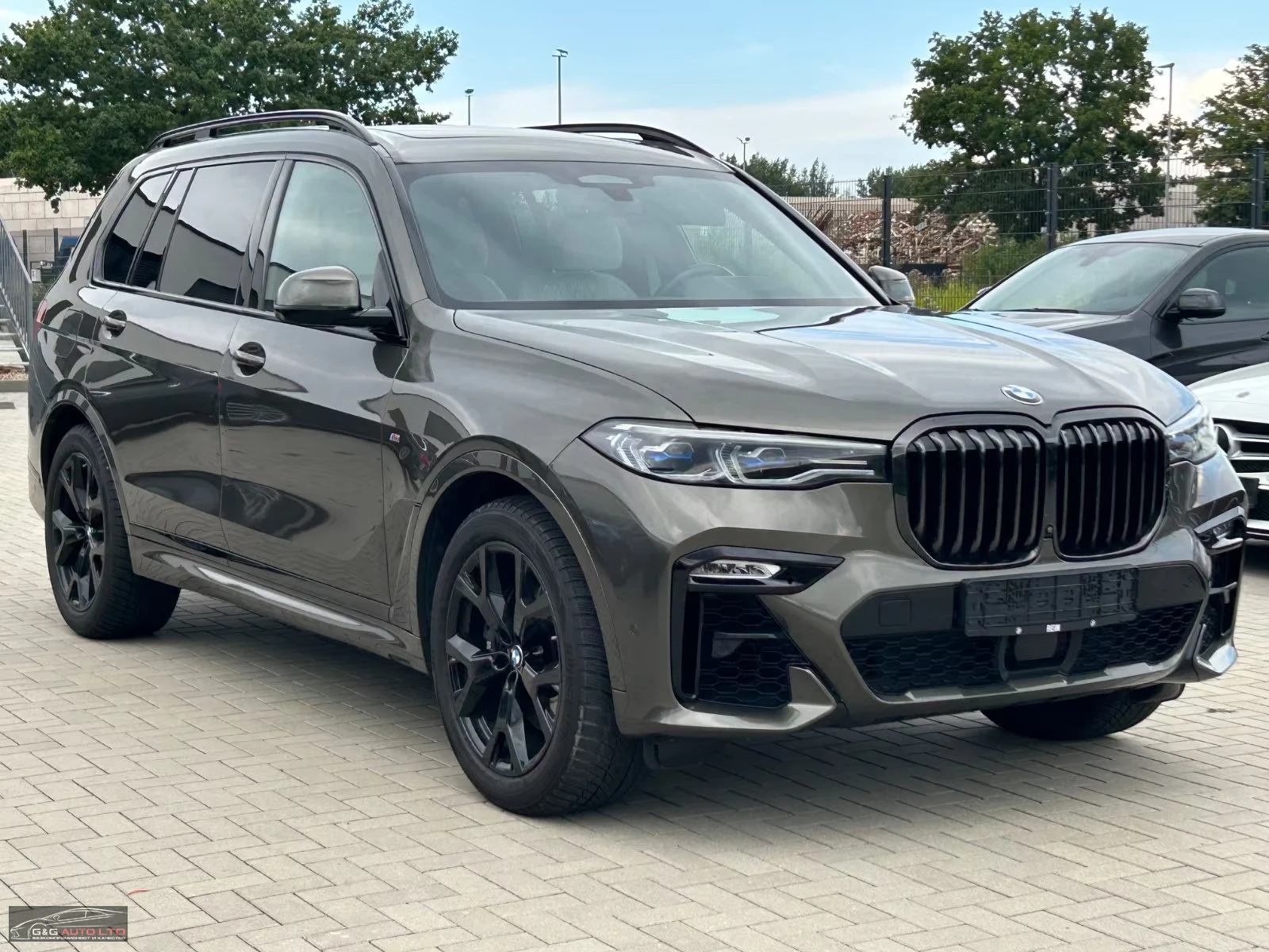 BMW X7 M50/530HP/xDRIVE/B&W/PANO/NAVI/LED/DIGITAL/756v - изображение 3