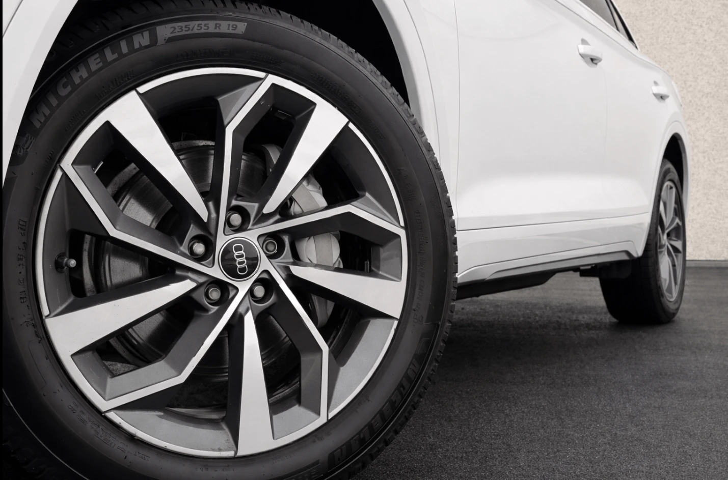 Audi Q5 Q5 Sportback S-Line - изображение 9