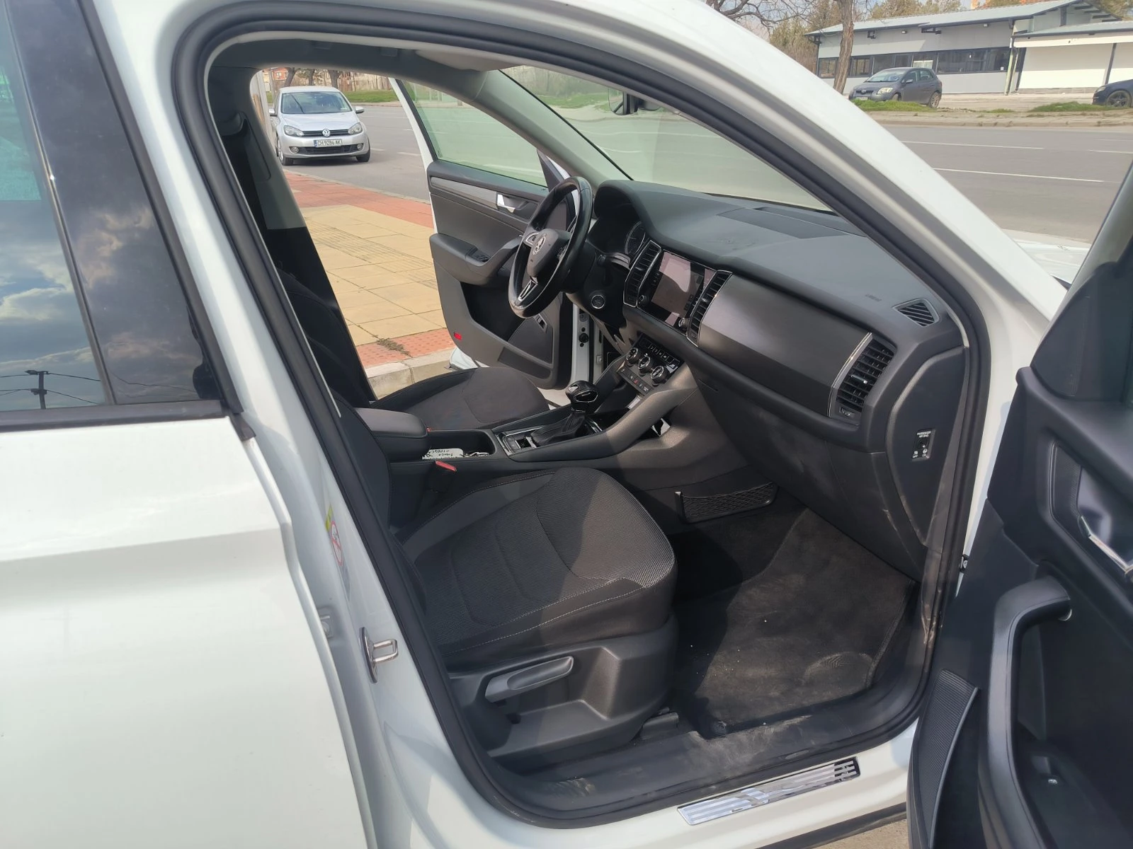 Skoda Kodiaq 2.0d-Navi-Kamera-Automat-Euro-6D, снимка 17 - Автомобили и джипове - 53736514
