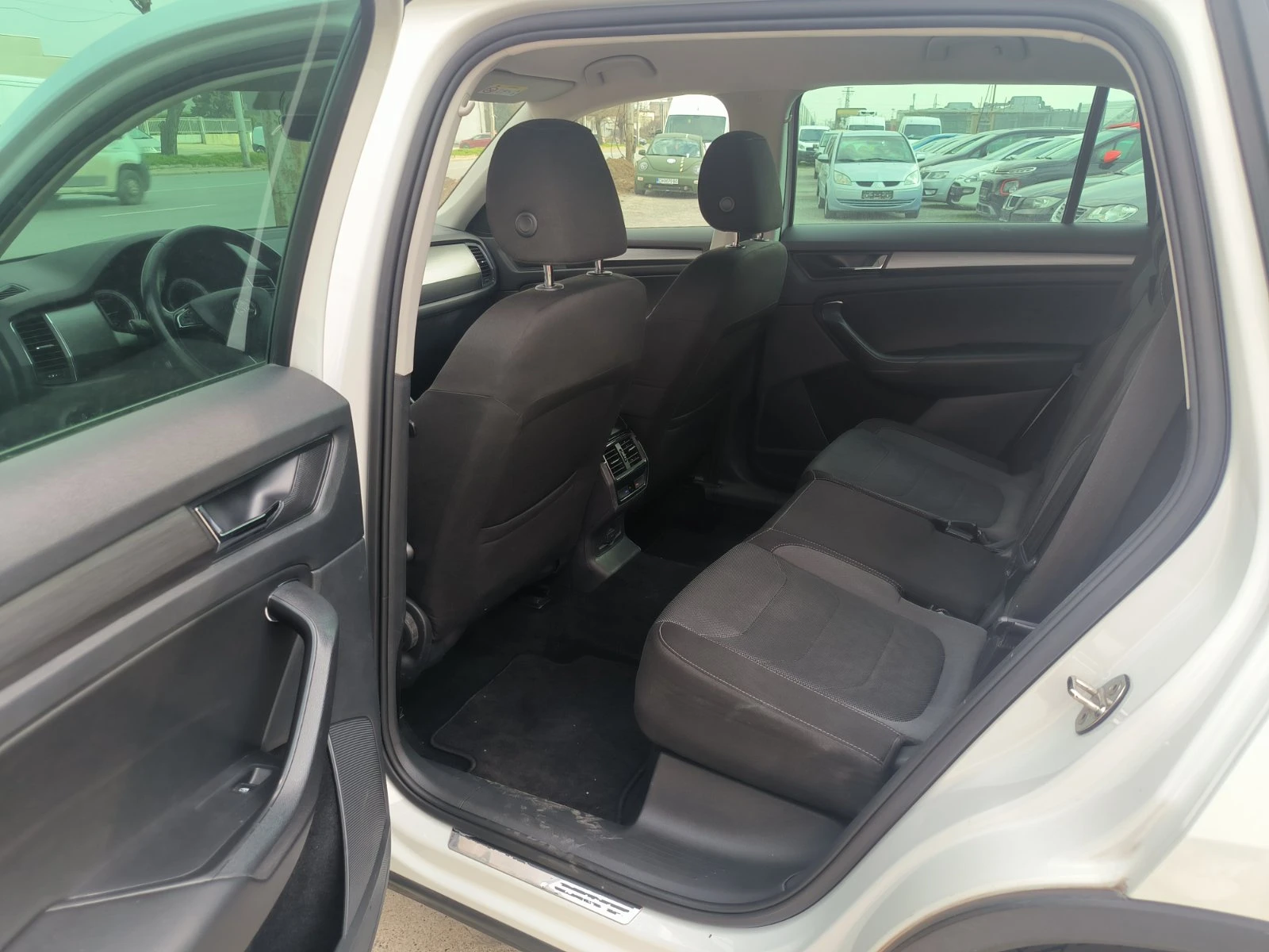 Skoda Kodiaq 2.0d-Navi-Kamera-Automat-Euro-6D, снимка 16 - Автомобили и джипове - 53736514