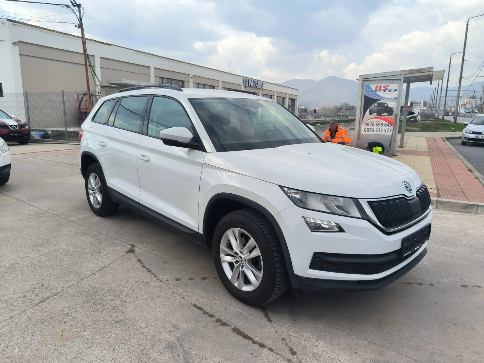 Skoda Kodiaq 2.0d-Navi-Kamera-Automat-Euro-6D, снимка 3 - Автомобили и джипове - 53736514