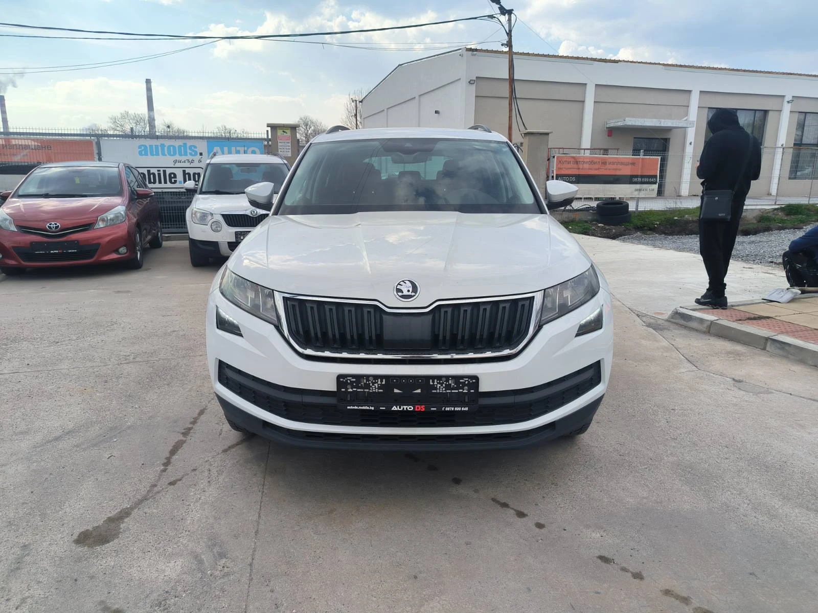 Skoda Kodiaq 2.0d-Navi-Kamera-Automat-Euro-6D, снимка 2 - Автомобили и джипове - 53736514