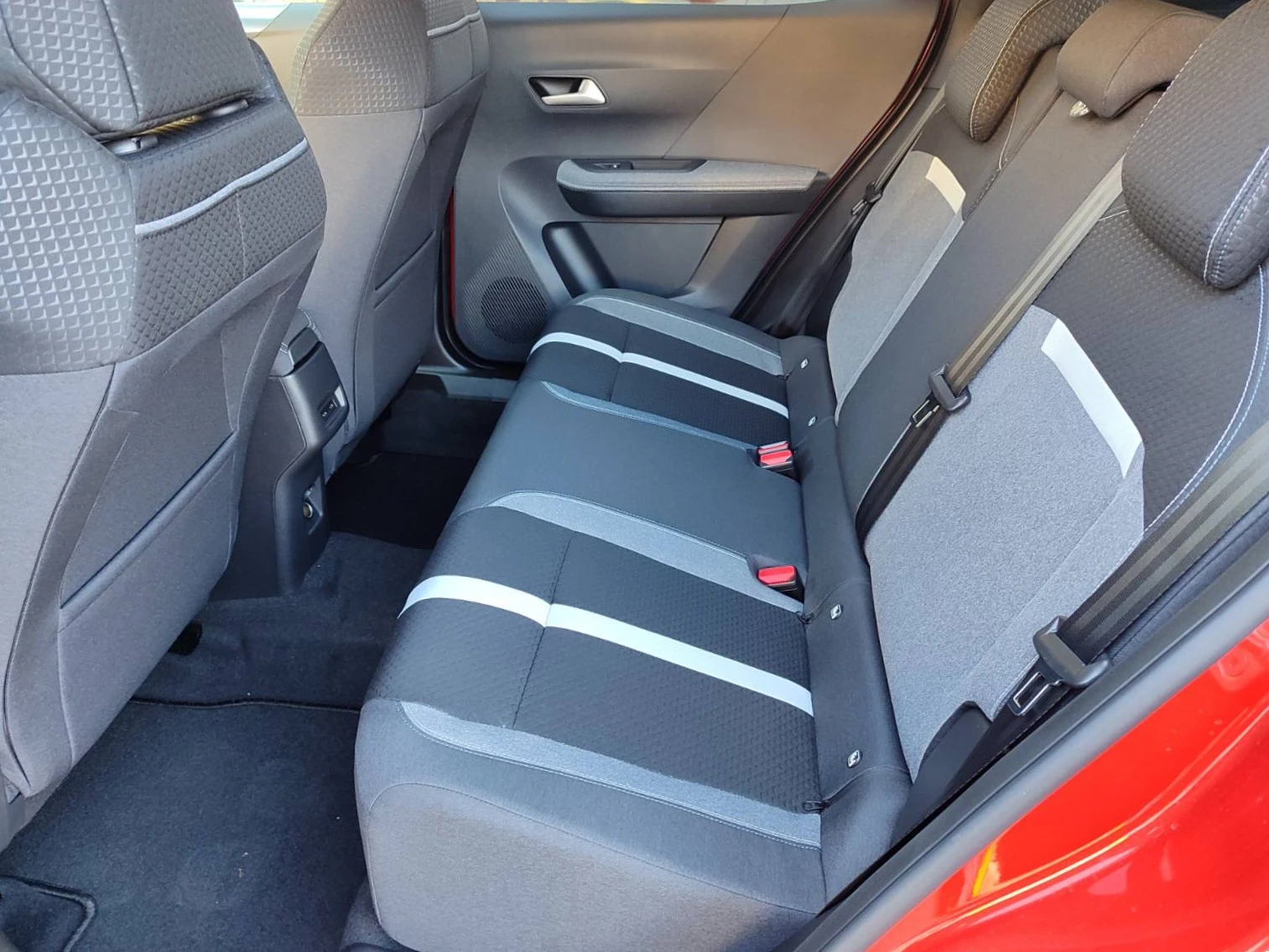 Opel Frontera Ultimate 48V Hybrid 107kW/145Hp, снимка 12 - Автомобили и джипове - 54053843