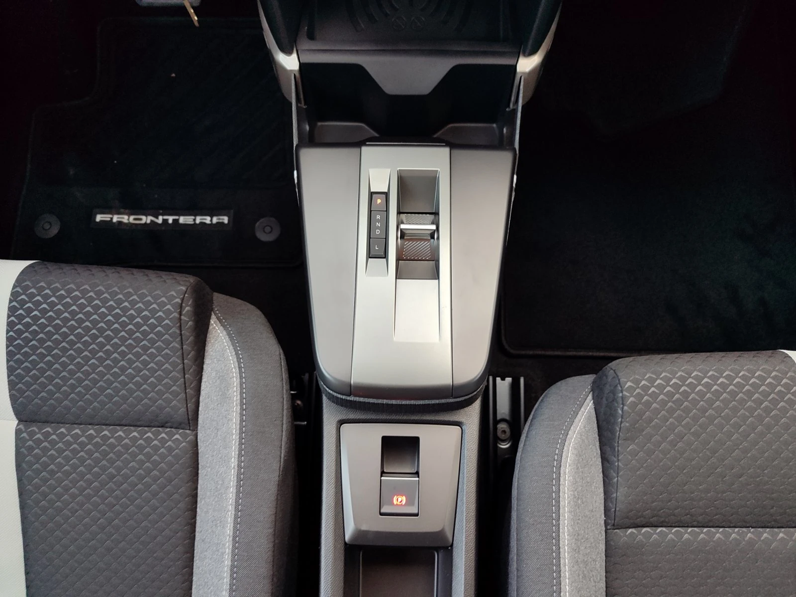 Opel Frontera Ultimate 48V Hybrid 107kW/145Hp, снимка 13 - Автомобили и джипове - 54053843