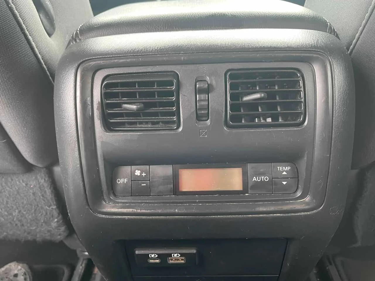 Nissan Pathfinder * SV Tech * CARFAX * ���� �� �� | Mobile.bg � ����������� 10