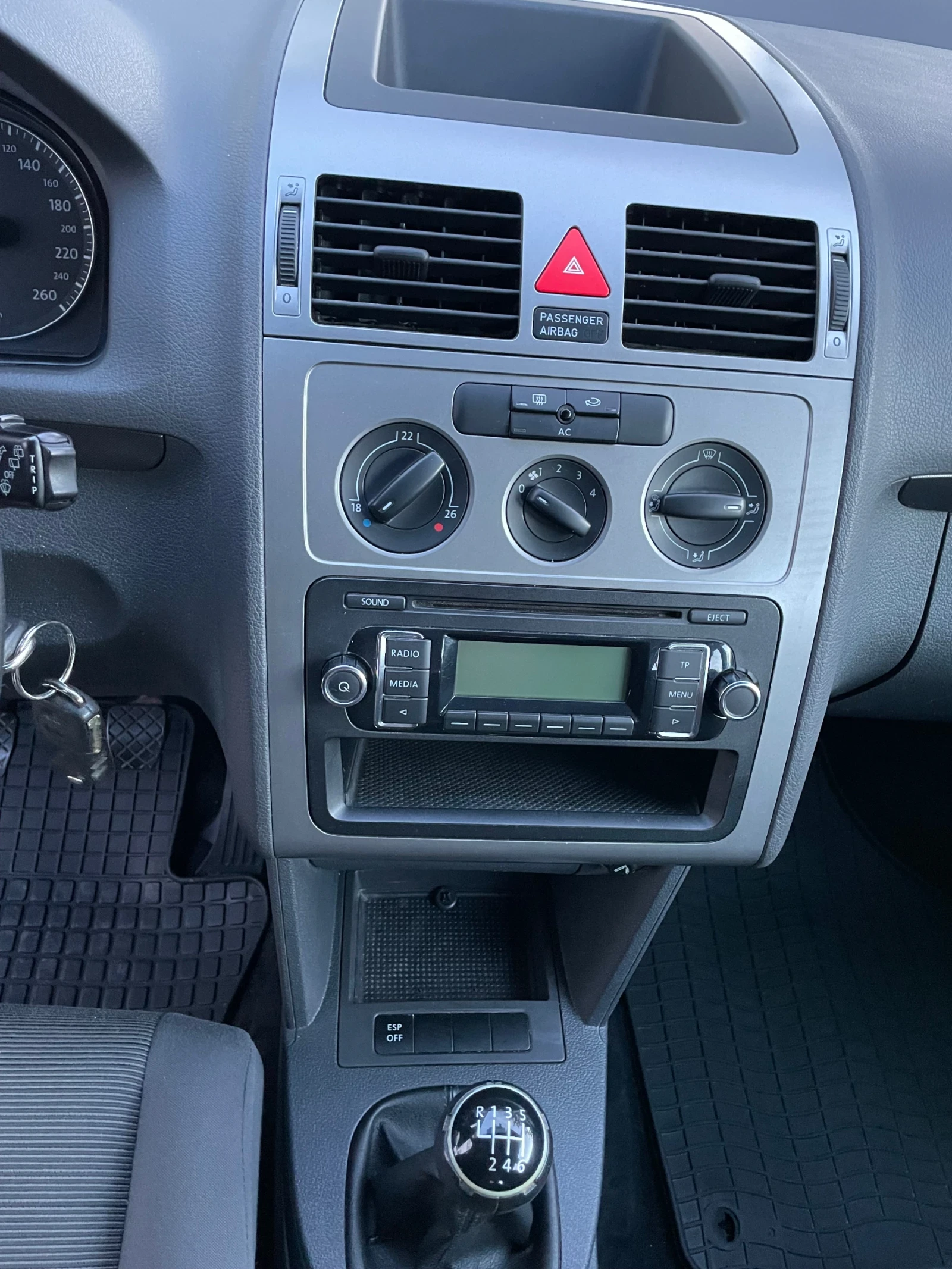 VW Touareg 1.9 TDI, снимка 15 - Автомобили и джипове - 54417354