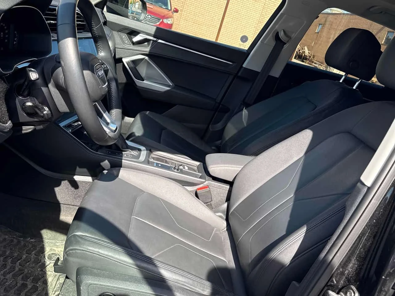 Audi Q3 * Progressiv * CARFAX * БЕЗ ПЪРВОНАЧАЛНА ВНОСКА, снимка 12 - Автомобили и джипове - 54906363