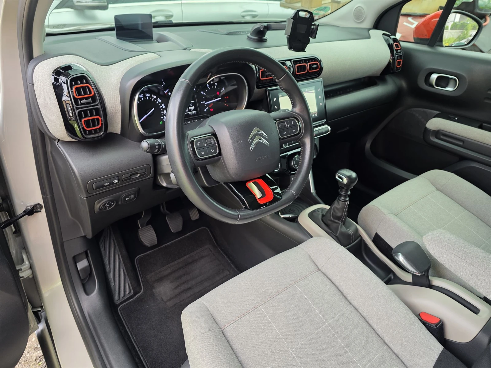 Citroen C3 Aircross 1.2 PureTech Shine Panorama, снимка 7 - Автомобили и джипове - 55055371