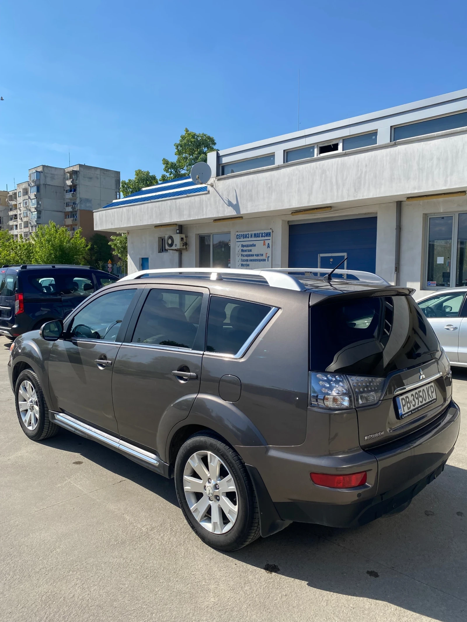 Mitsubishi Outlander, снимка 4 - Автомобили и джипове - 55083127
