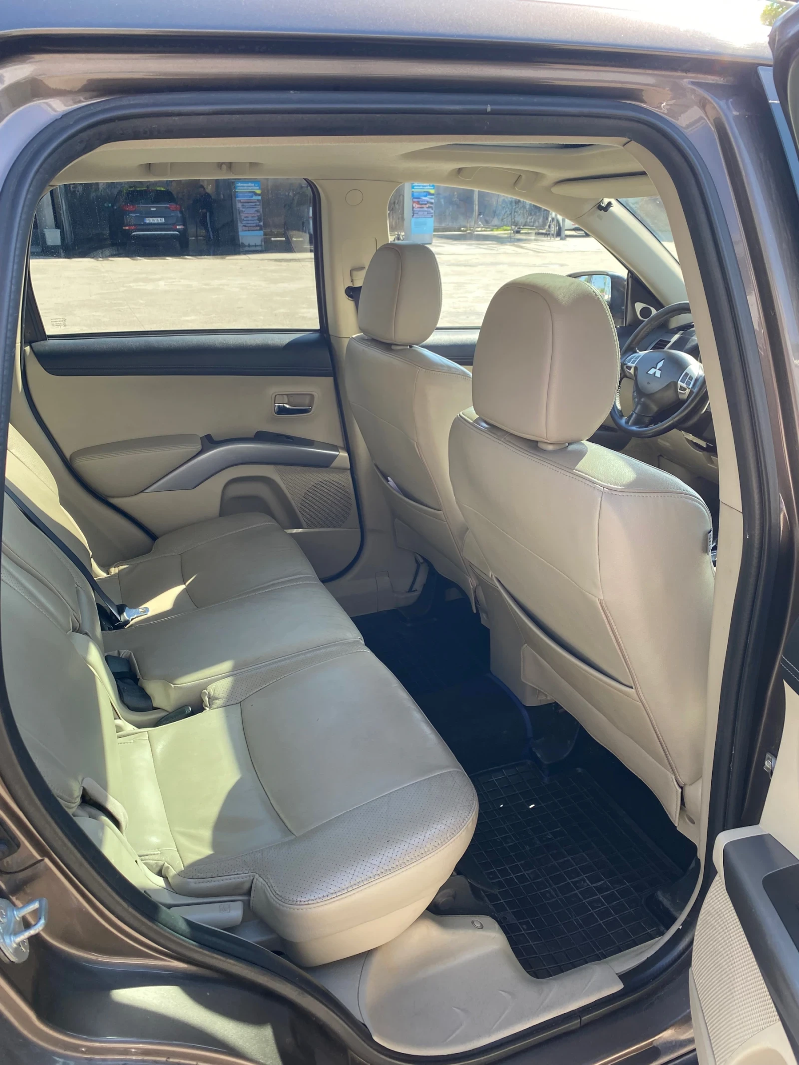 Mitsubishi Outlander, снимка 10 - Автомобили и джипове - 55083127