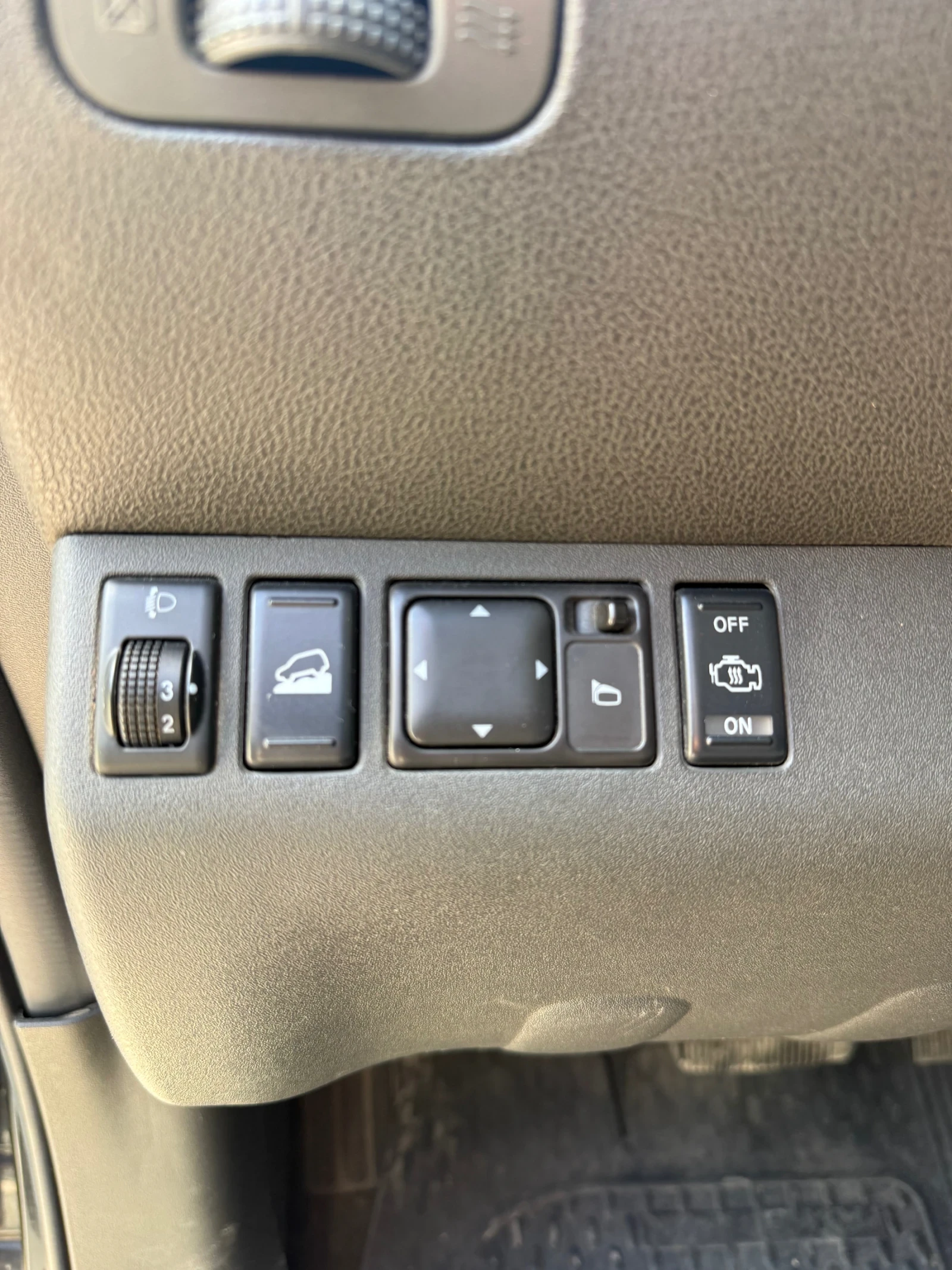 Nissan Pathfinder, снимка 8 - Автомобили и джипове - 55270627