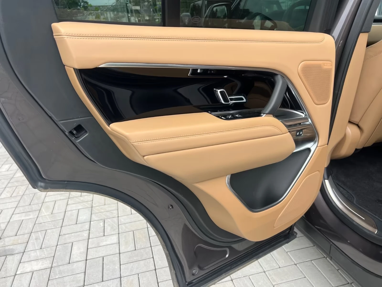 Land Rover Range rover D350 HSE SHADOW-PAKET MERIDIAN-AUDIO PANORAMA 360, снимка 14 - Автомобили и джипове - 55325916