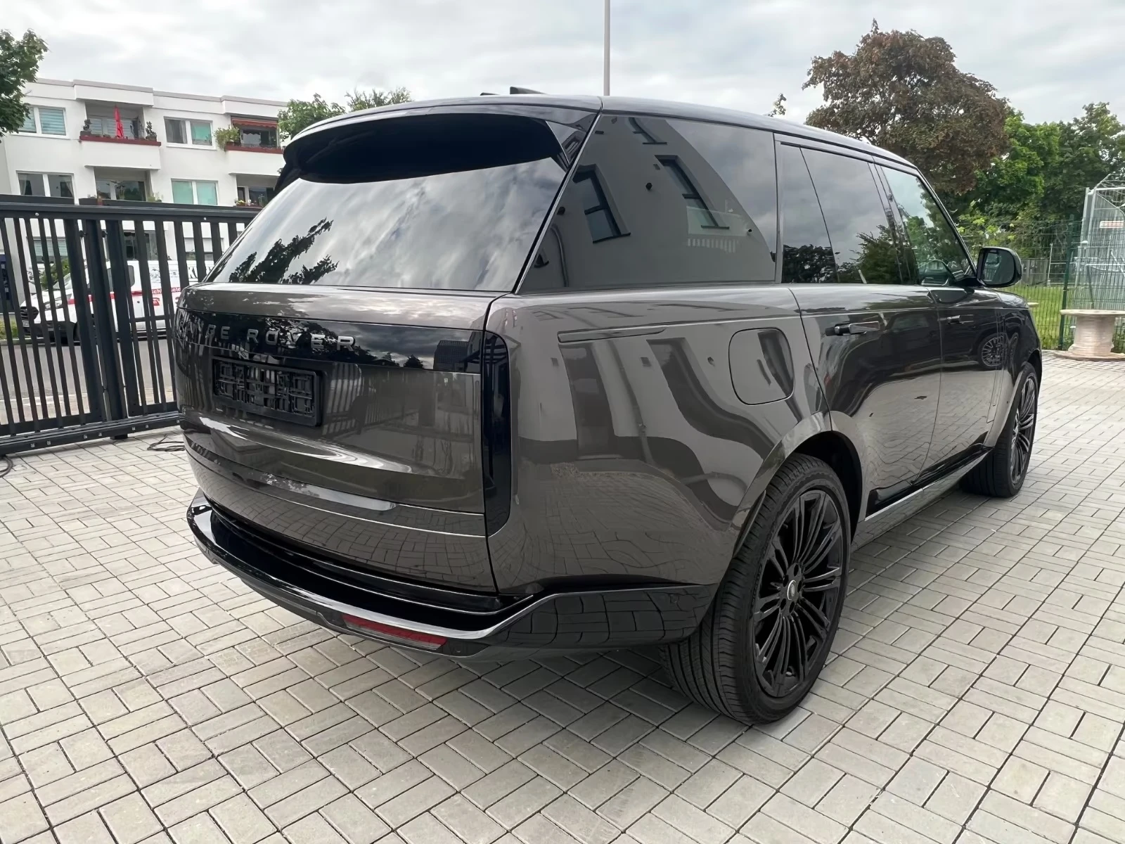 Land Rover Range rover D350 HSE SHADOW-PAKET MERIDIAN-AUDIO PANORAMA 360, снимка 2 - Автомобили и джипове - 55325916