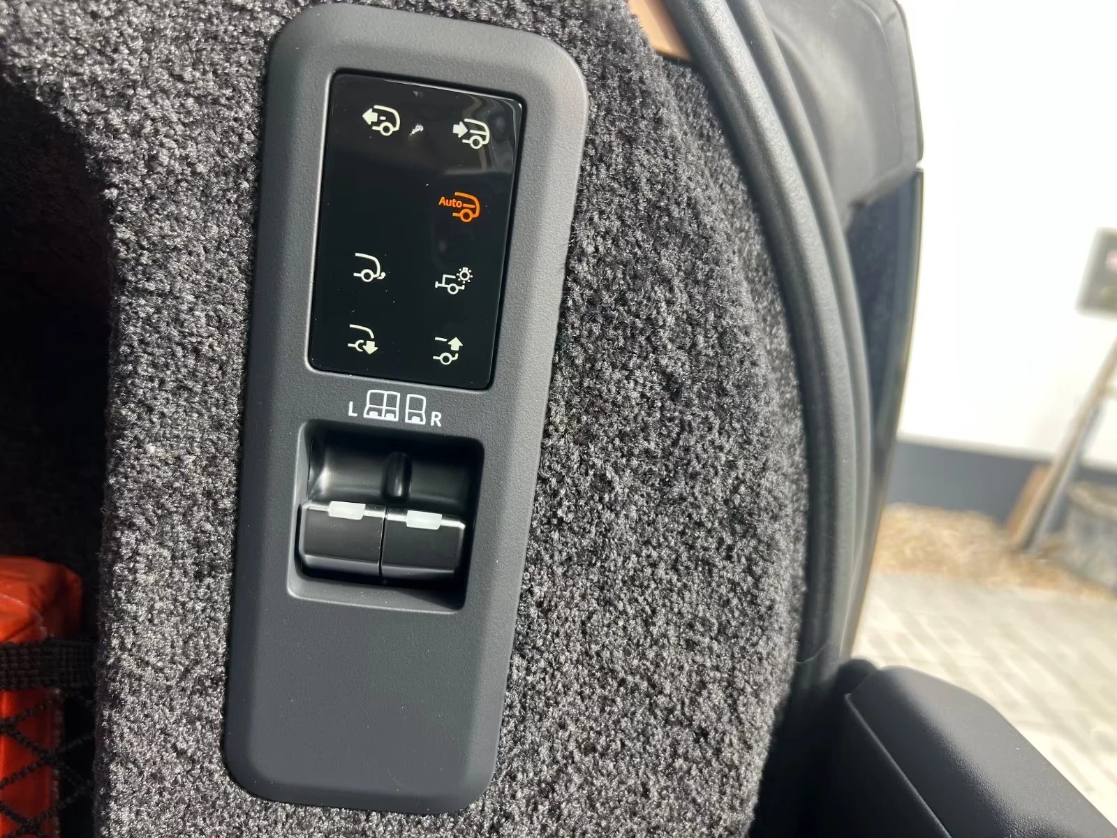 Land Rover Range rover D350 HSE SHADOW-PAKET MERIDIAN-AUDIO PANORAMA 360, снимка 17 - Автомобили и джипове - 55325916