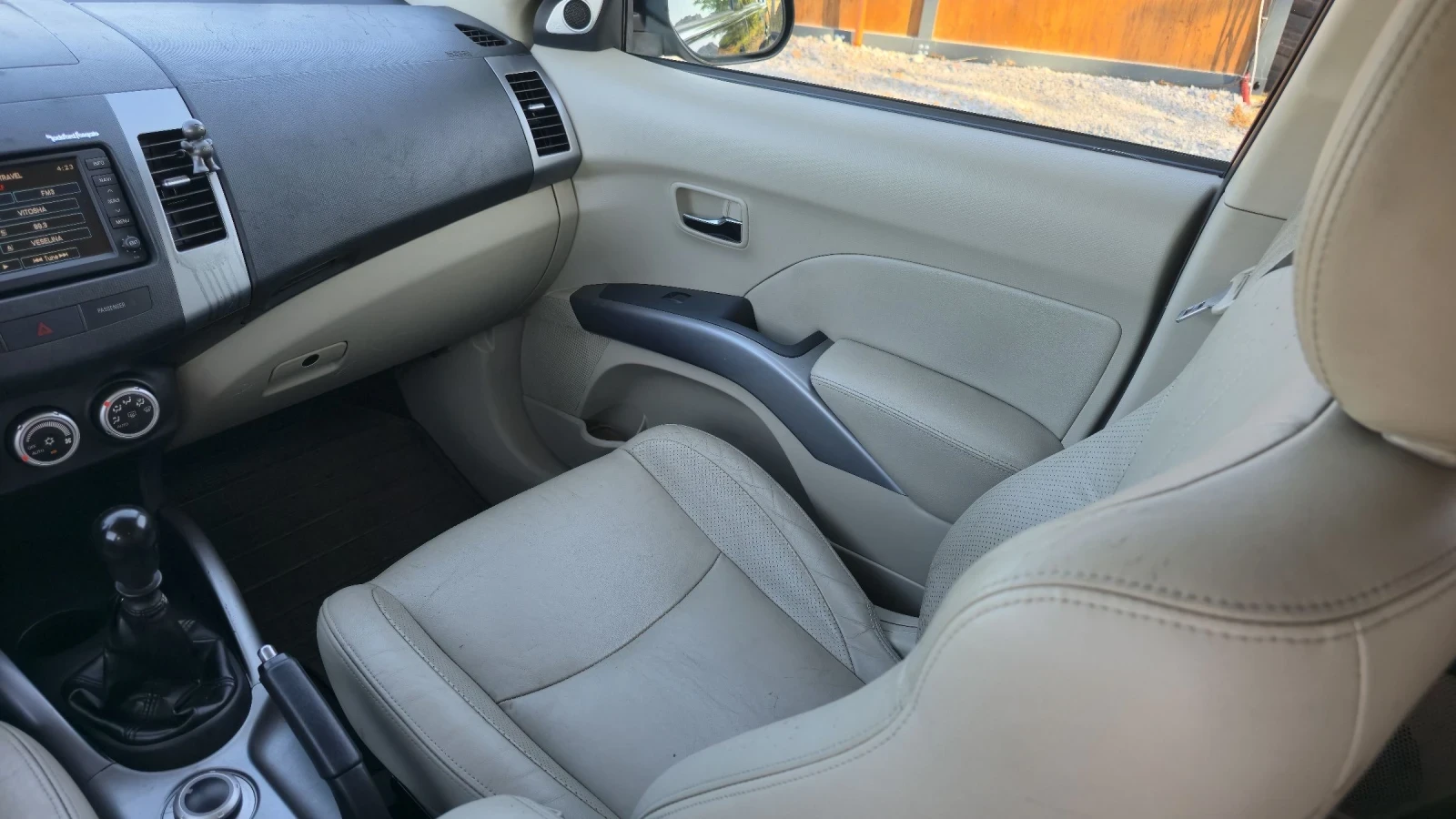 Citroen C-Crosser 2.2 HDi 4?4 седем местна, снимка 10 - Автомобили и джипове - 55385062