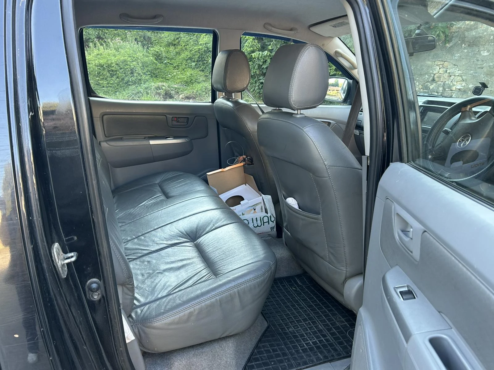 Toyota Hilux Invincible Double Cab, снимка 7 - Автомобили и джипове - 55533092