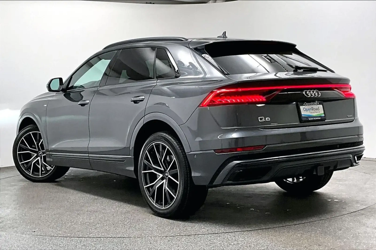 Audi Q8 55TFSI* MATRIX* S* LINE* ОБДУХВАНЕ* BANG* OLUFSEN*, снимка 4 - Автомобили и джипове - 55787492