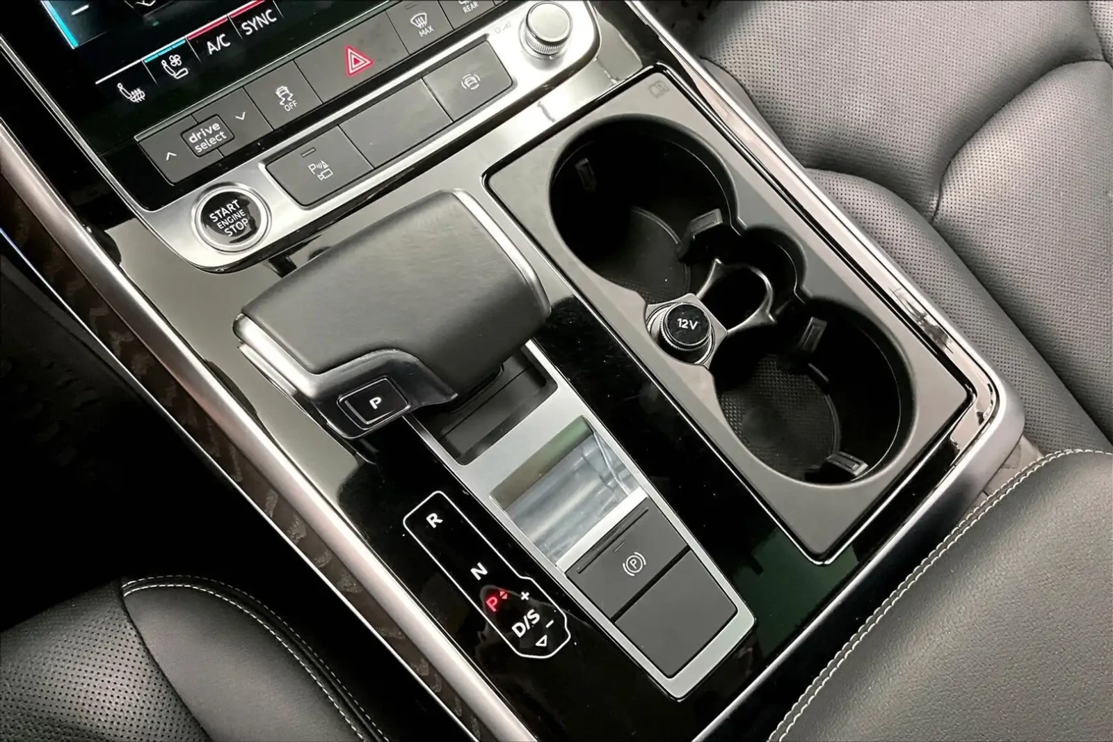 Audi Q8 55TFSI* MATRIX* S* LINE* ОБДУХВАНЕ* BANG* OLUFSEN*, снимка 11 - Автомобили и джипове - 55787492
