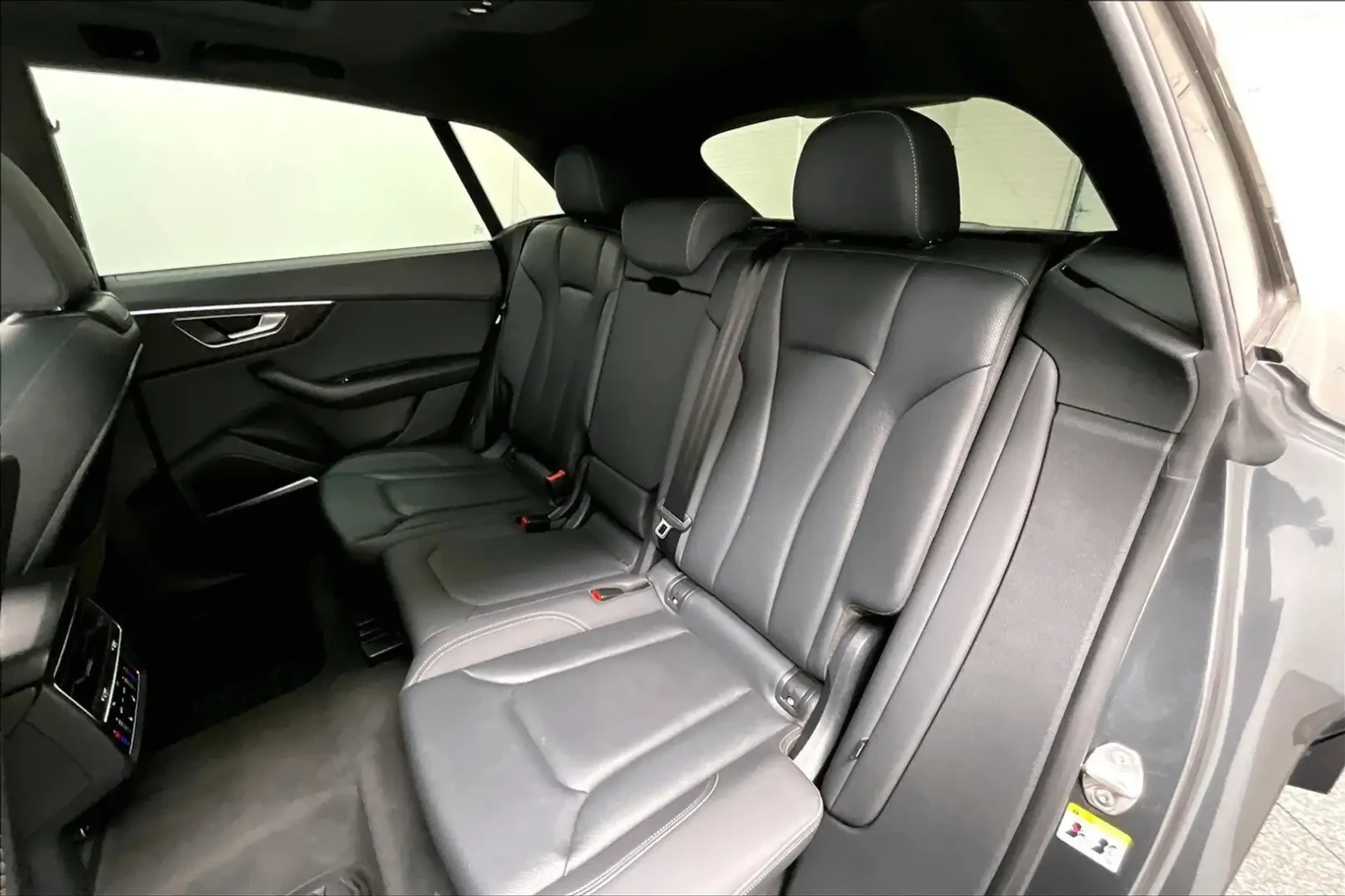 Audi Q8 55TFSI* MATRIX* S* LINE* ОБДУХВАНЕ* BANG* OLUFSEN*, снимка 15 - Автомобили и джипове - 55787492